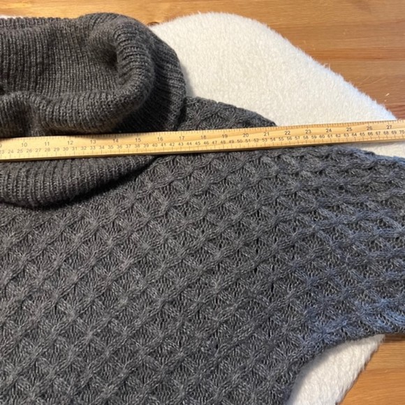 Old Navy Womens Gray Mohair Wool Blend Cowl Neck Tunic Knit Sweater Sz Medium - Picture 9 of 11